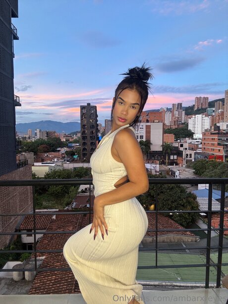 Ambarxreyes nude model gallery