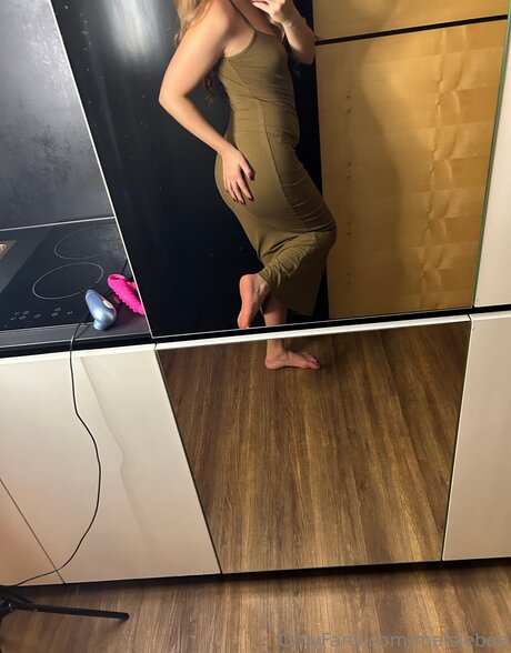 Maisiebee star nudes galleries