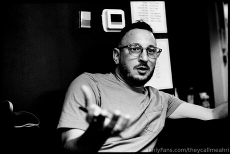 Theycallmeahri pornstar nude pictures