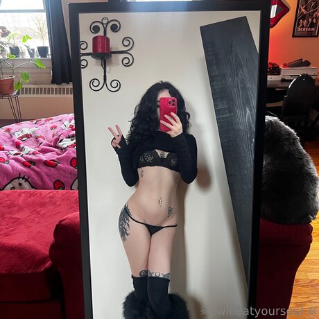 Iwilleatyoursoul model erotic images