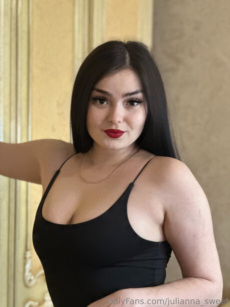 Julianna Sweet nude model pic