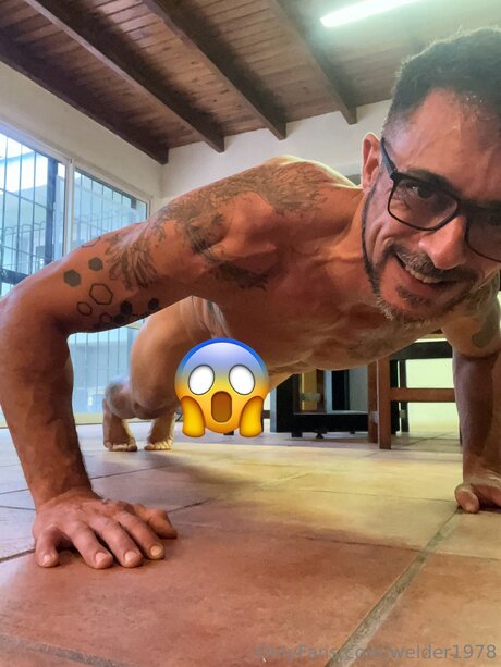 Welder1978 naked star picture