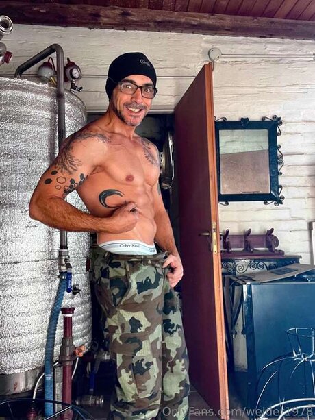 Welder1978 star nudes gallery