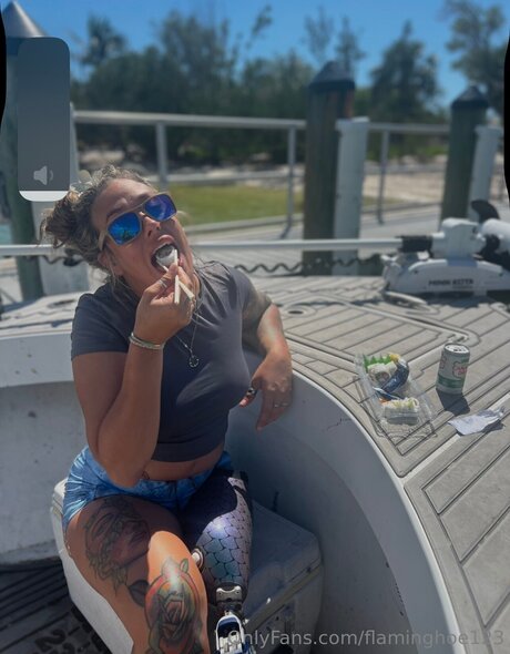 Flaminghoe123 nude pornstar gallery