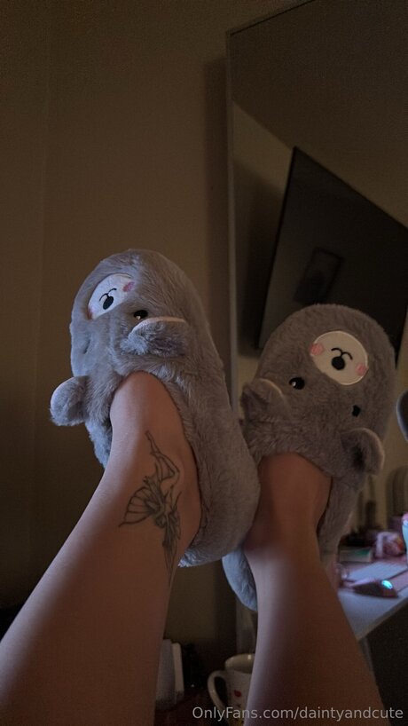 Daintyandcute nude actress gallery