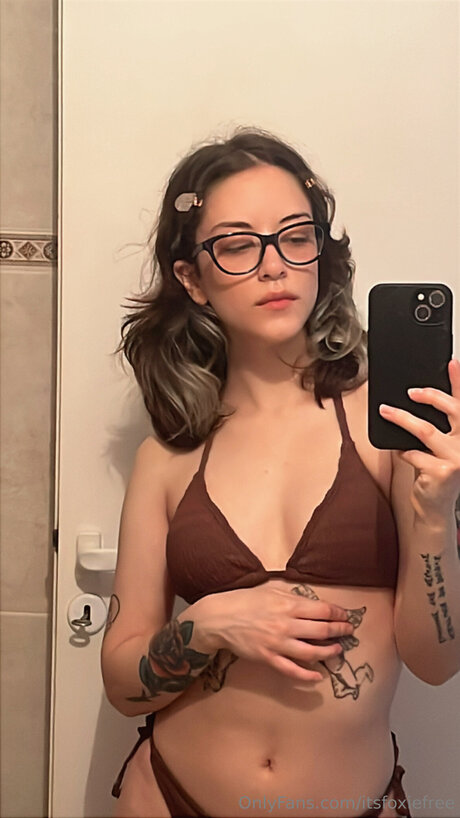 Itsfoxiefree nice pornstar image