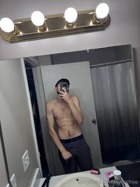 Kylesfree nude actress galleries