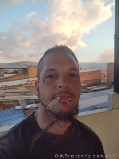 Fallenmaster69 star erotic image