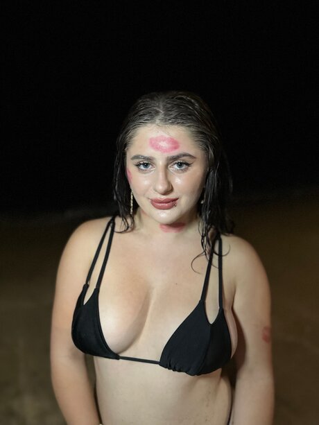 Kris Juicy pretty actress galleries