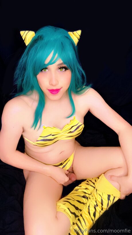 Moomfie hot actress photo