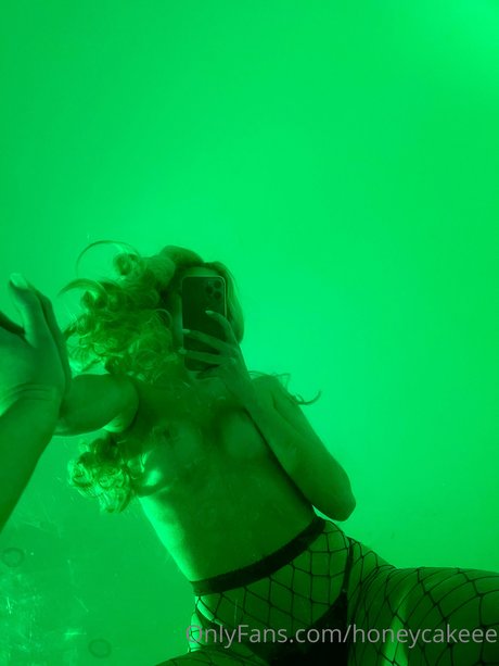 honey cake pornstar beautiful photo