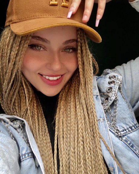 Lourdesazu pornographic actress images