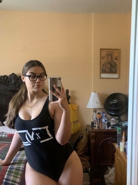 Xo Gisele model adult picture