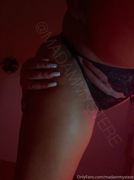 Madam Mystere model perfect images