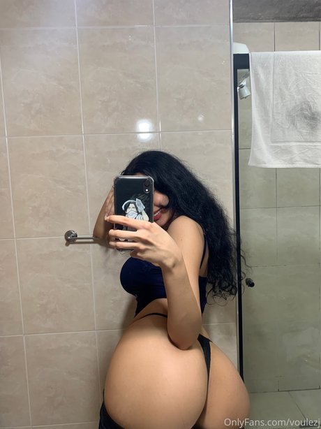 Juju Voulezj beautiful model photo