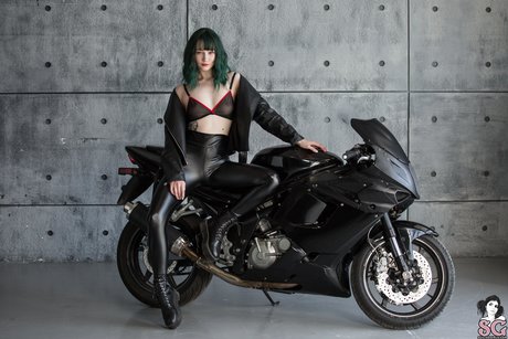 LISA BERRY pornographic model images