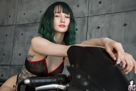 LISA BERRY star sex image