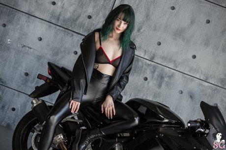 LISA BERRY star nice pic