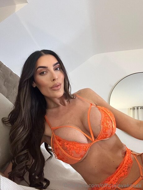 Officialavakoxxx model art picture
