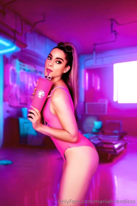 Mariiahneedless star hd pictures