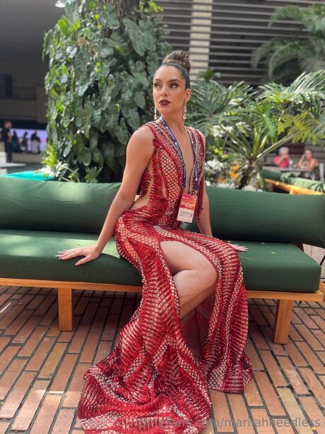 Mariiahneedless nude actress pic