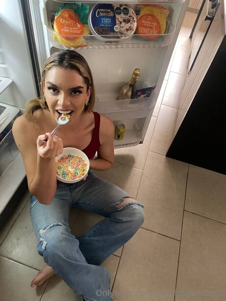 Mariiahneedless pornstar pretty images