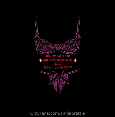 Smileprettie nude actress photo