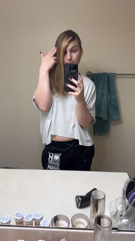 Kinarofficial sexy model picture