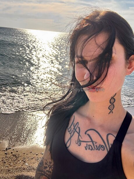 Skinnybitch Free pornstar pretty pictures