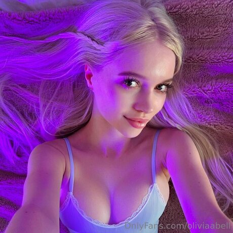 Oliviaabell model picture