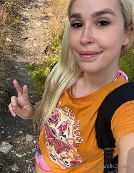 Alic3baby top star pic