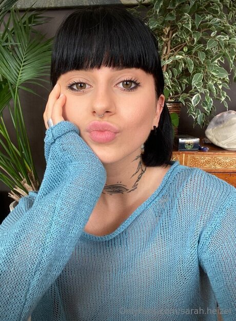 Sarah Heizel star adult pictures