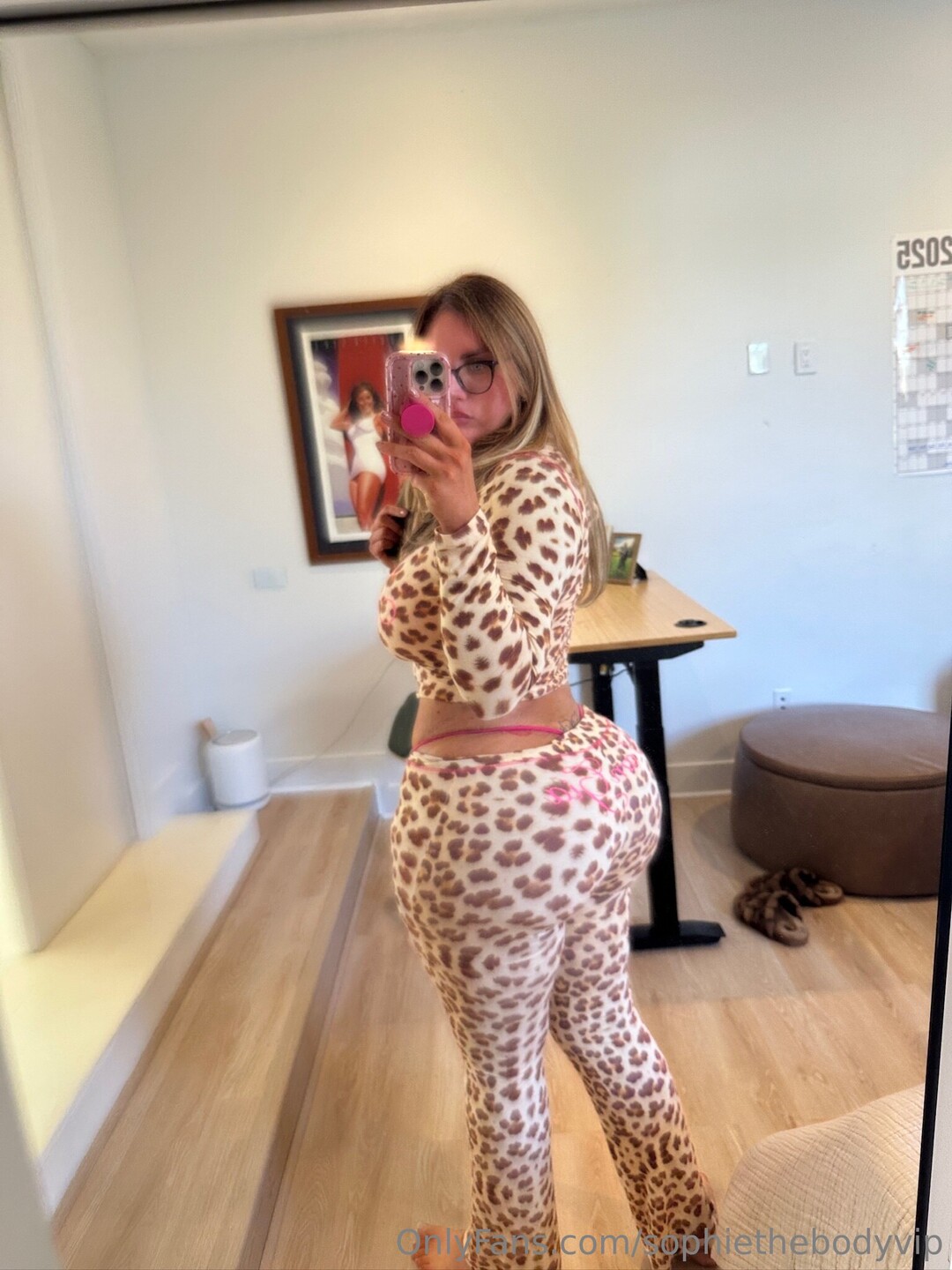 Sophiethebodyvip pornstar nude photos