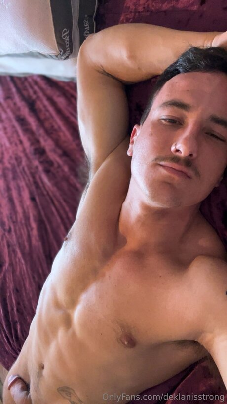 Deklanisstrong pretty pornstar picture