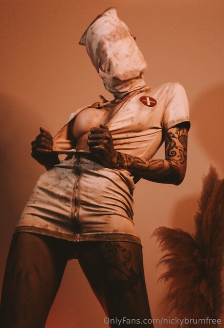 Nickybrumfree star free pictures