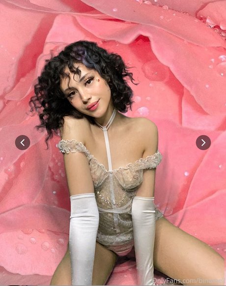 Mina Bell_ xxx pornstar image