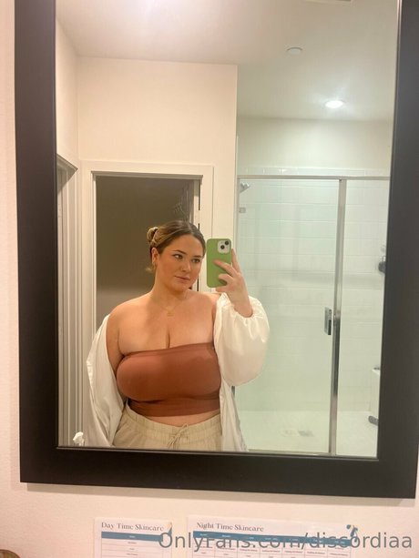 Discordiaa exclusive pornstar photo