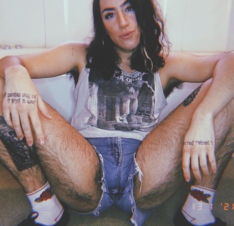 Olive Wren_ model nice archive