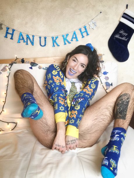 Olive Wren_ model hot picture