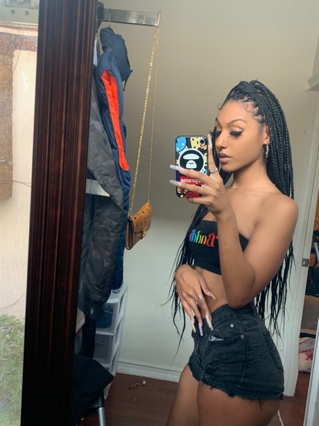 Biggburlz sexy model photo