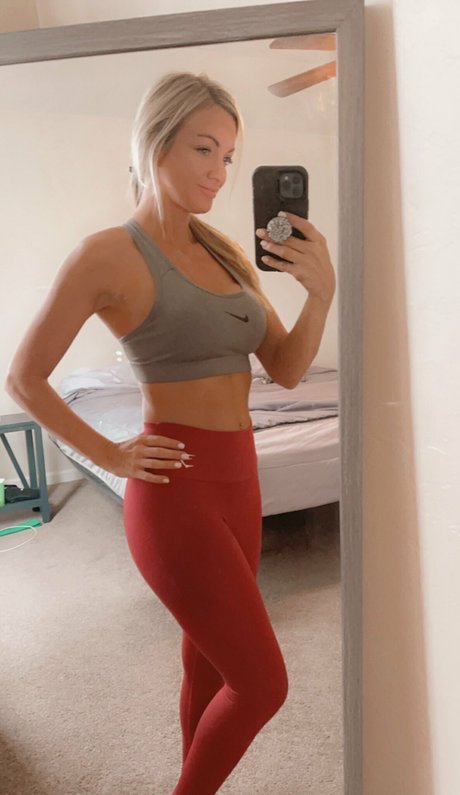 Naughty wife kate hot actress photo