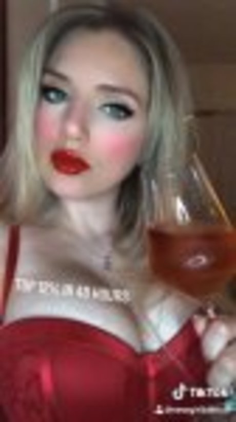 aura elyanah naked model gallery