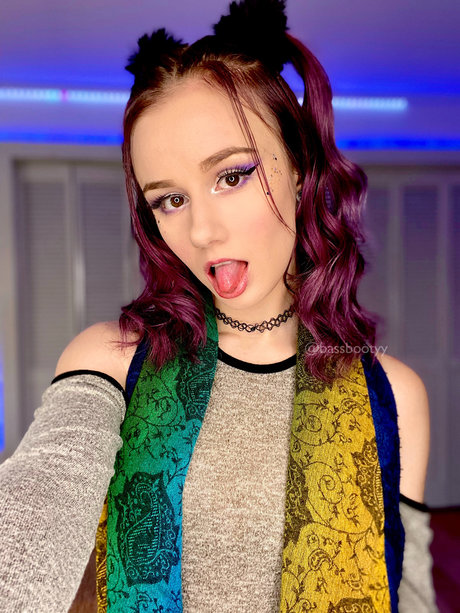 Eva Nova pornstar naked image