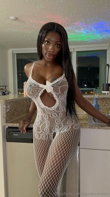 Lauren Wilson beautiful actress pic