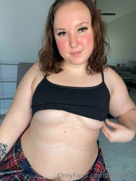 Bisexualcollegegirl model nude picture