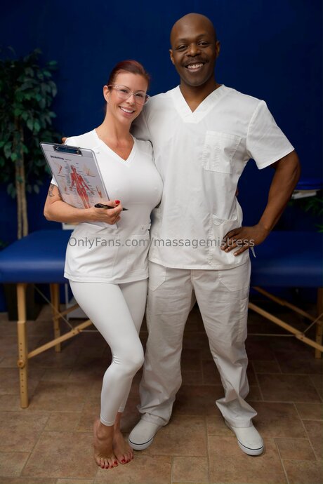 Massagemistress model xxx pics