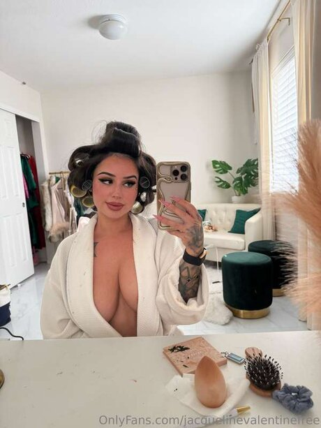 Jacquelinevalentinefree pretty model image