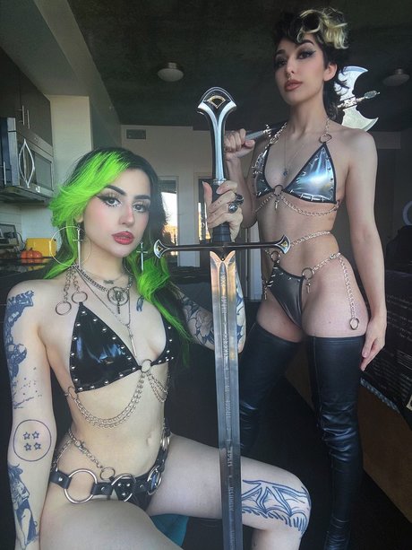 Batz model nude pictures