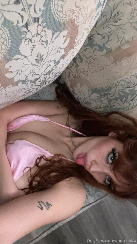 Whoreonica model picture