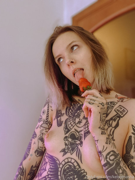 Tattooed Russian hd model images